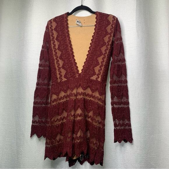 Nightcap revolve boho lace plunging romper celebrity favorite medium concert - Picture 3 of 9